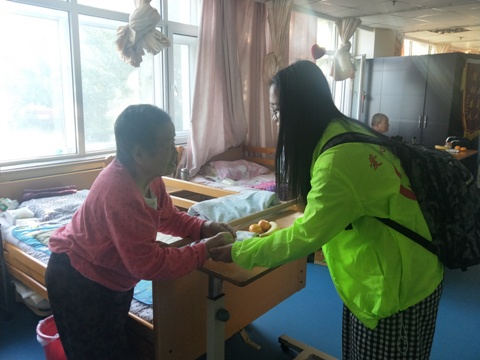 best365中国官方网站爱心帮扶团中秋慰问老人活动圆满结束_ .jpg